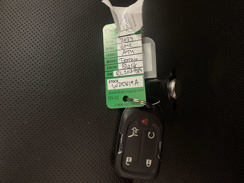 Used 2024 GMC Terrain AT4 w/ GMC Pro Grade Package AWD/4WD image 33