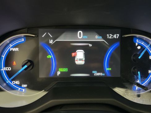 Used 2025 Toyota RAV4 XLE AWD/4WD image 18
