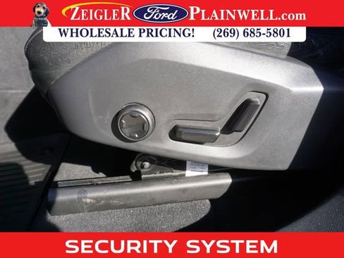 Used 2018 Volvo XC60 T6 Momentum w/ Advanced Package image 19