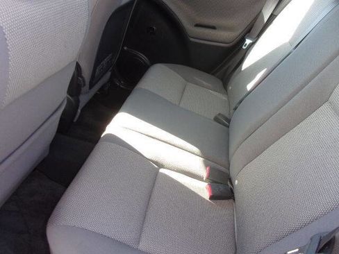 Used 2007 Toyota Matrix XR image 8