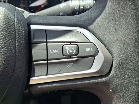 Used 2023 Jeep Compass Latitude AWD/4WD image 22