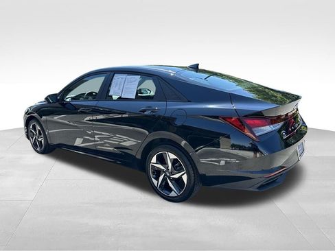 Used 2023 Hyundai Elantra SEL w/ Convenience Package FWD image 5