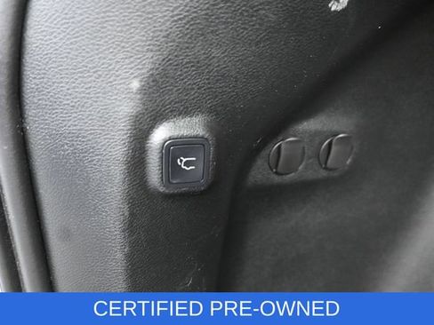 Used 2019 Jeep Cherokee Limited AWD/4WD image 7