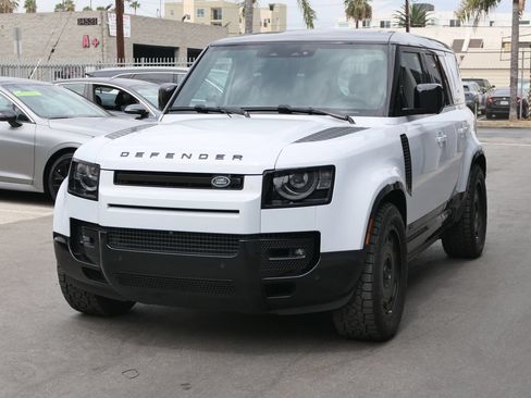Used 2023 Land Rover Defender 110 V8 AWD/4WD image 7