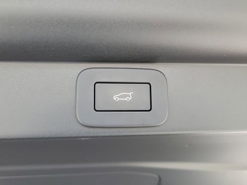 Used 2025 Land Rover Range Rover Long Wheelbase SE AWD/4WD image 11