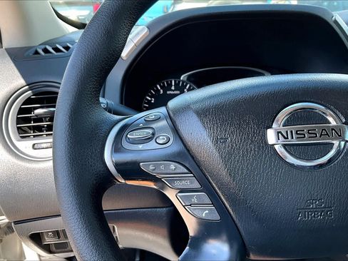 Used 2020 Nissan Pathfinder S FWD image 22