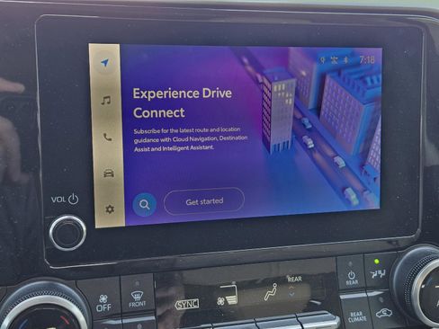 Used 2023 Toyota Highlander XLE image 18