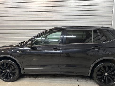 Used 2021 Volkswagen Tiguan SE R-Line image 5