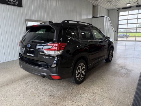 Used 2023 Subaru Forester Premium AWD/4WD image 5