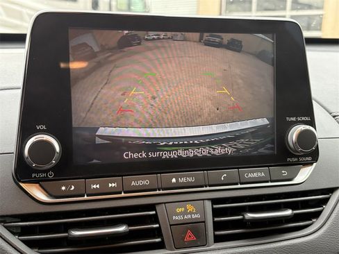 Used 2022 Nissan Altima 2.5 SV w/ SV Premium Package image 19