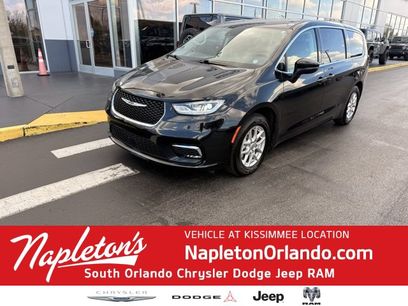 Used 2023 Chrysler Pacifica Touring-L