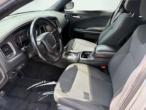 Used 2016 Dodge Charger SE w/ Popular Equipment Group RWD image 3