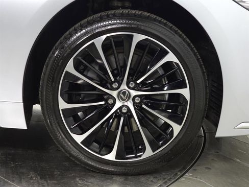 Certified 2023 Lexus LS 500 AWD w/ Luxury Package image 11