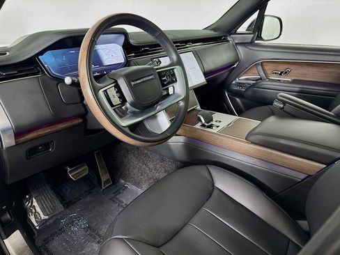 Used 2024 Land Rover Range Rover Long Wheelbase SE AWD/4WD image 9