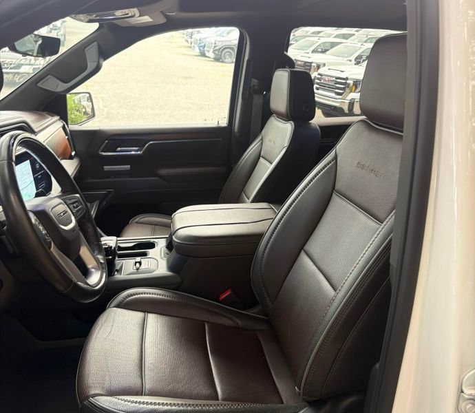 Used 2024 GMC Sierra 1500 Denali AWD/4WD image 3