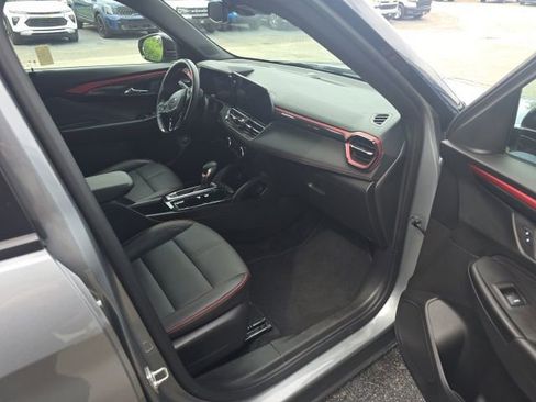 Used 2025 Chevrolet TrailBlazer RS w/ Convenience Package FWD image 39