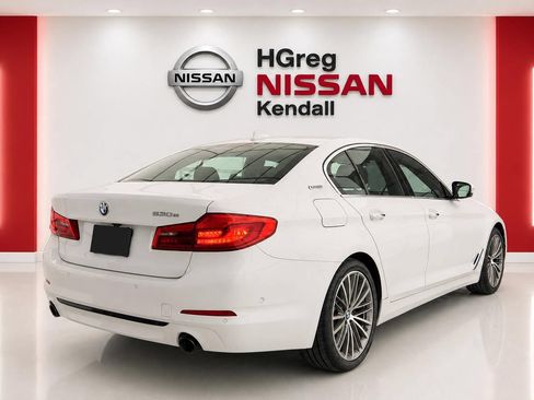 Used 2018 BMW 530e RWD image 4