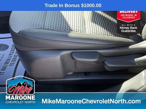 Used 2025 Chevrolet Trax LT w/ LT Convenience Package image 11