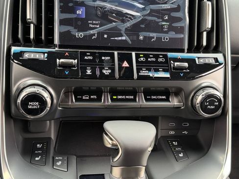 New 2026 Lexus LX 600 4WD w/ Luxury Package image 30