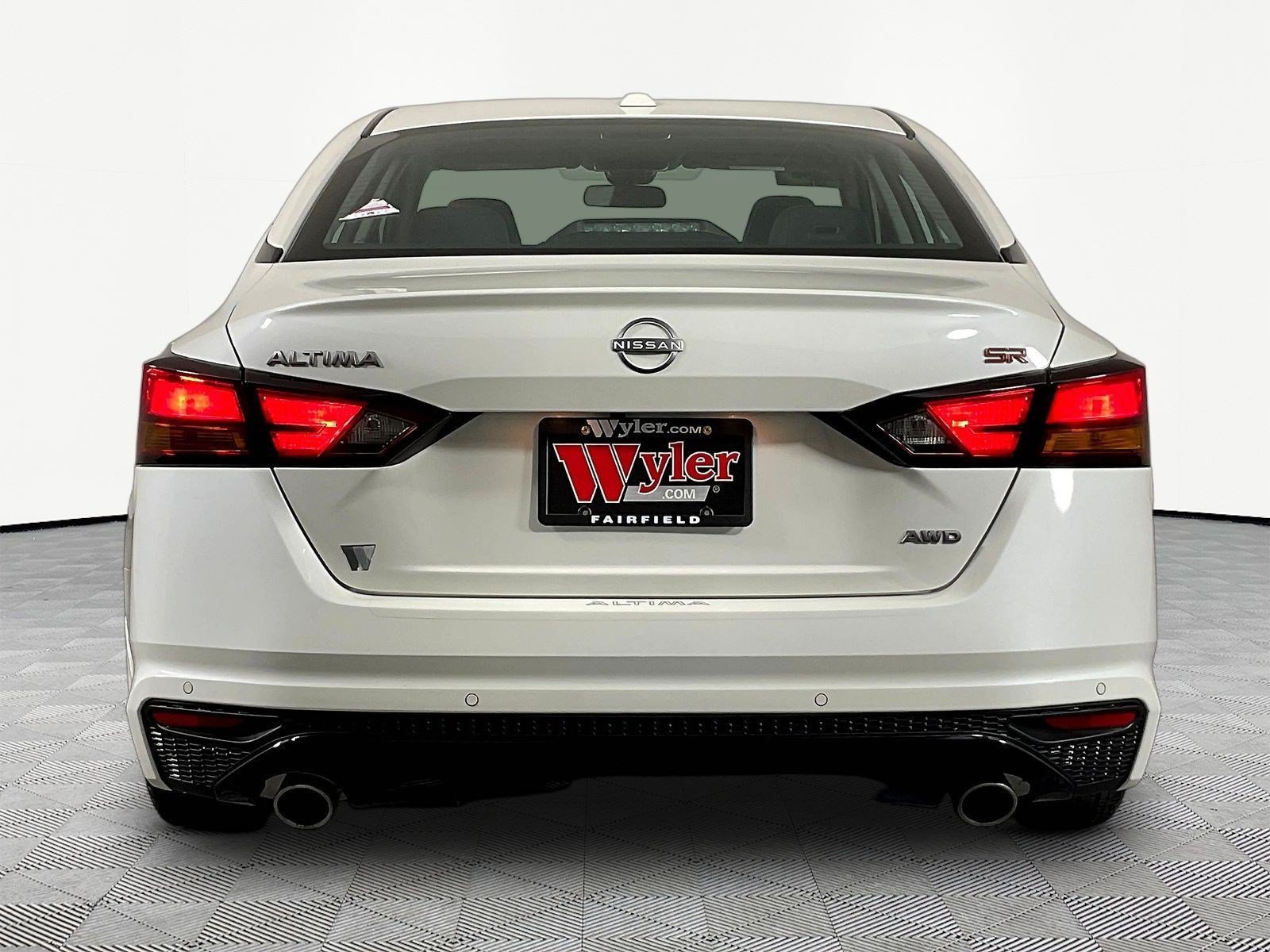 Used 2025 Nissan Altima 2.5 SR w/ SR Premium Package AWD/4WD image 5