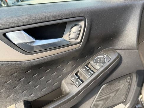 Used 2020 Ford Escape SE FWD image 7