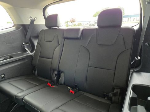 Used 2023 Kia Telluride S FWD image 16