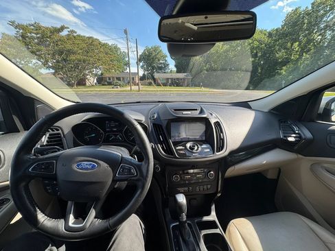 Used 2017 Ford Escape Titanium w/ Equipment Group 301A AWD/4WD image 19
