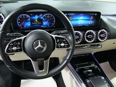 Certified 2021 Mercedes-Benz GLA 250 image 18