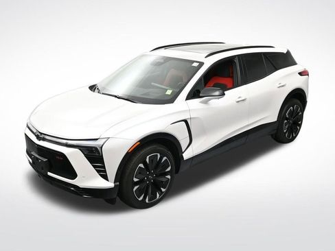 Used 2025 Chevrolet Blazer EV RS w/ Super Cruise Package AWD/4WD image 16