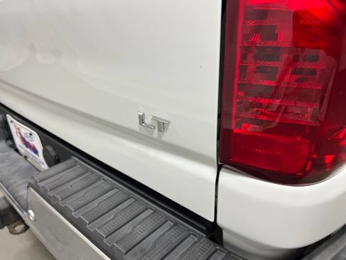 Used 2022 Chevrolet Silverado 2500 LT AWD/4WD image 19