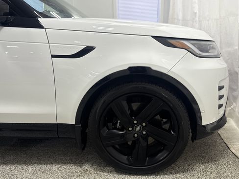 Used 2023 Land Rover Discovery Metropolitan Edition image 29