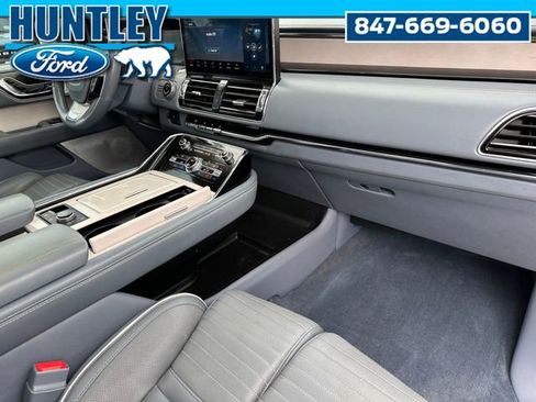 Used 2023 Lincoln Navigator L Black Label AWD/4WD image 10