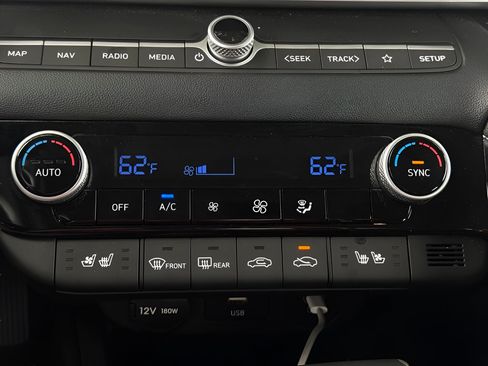 Certified 2024 Hyundai Elantra Limited FWD image 27