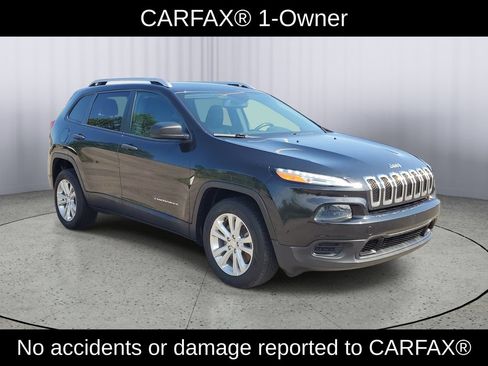 Used 2015 Jeep Cherokee Sport FWD image 2