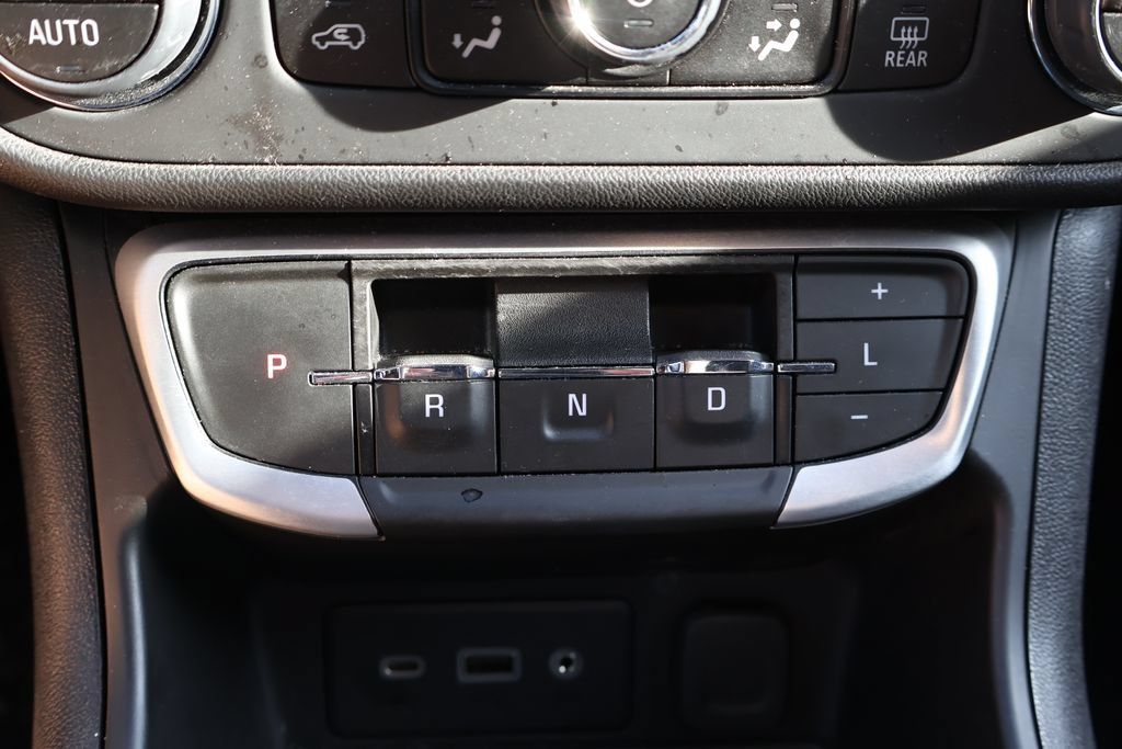 Used 2023 GMC Terrain SLE w/ Driver Convenience Package FWD image 27