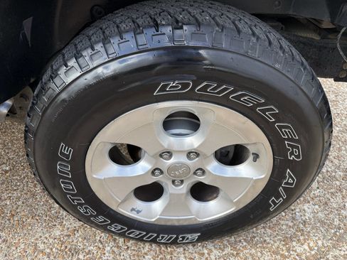 Used 2015 Jeep Wrangler Unlimited Sahara w/ Connectivity Group image 13