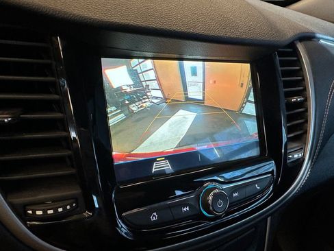 Used 2019 Chevrolet Trax LT w/ LT Convenience Package AWD/4WD image 13