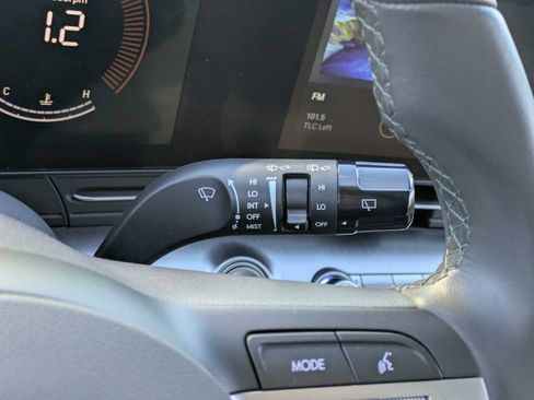 Used 2025 Hyundai Kona SEL image 24