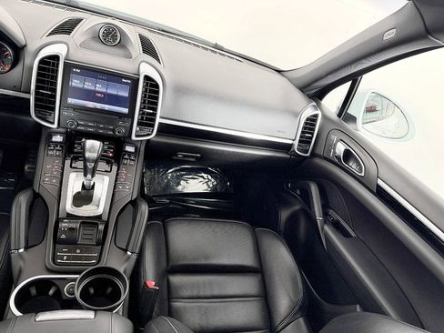 Used 2017 Porsche Cayenne Platinum Edition AWD/4WD image 55