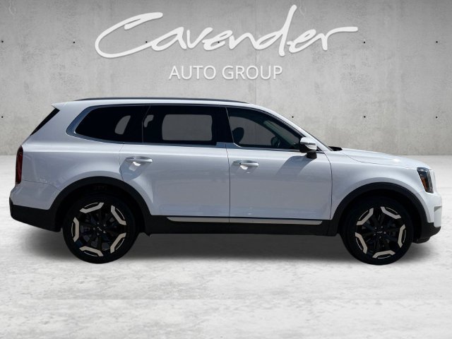 Used 2024 Kia Telluride S w/ S Sunroof Package FWD image 17