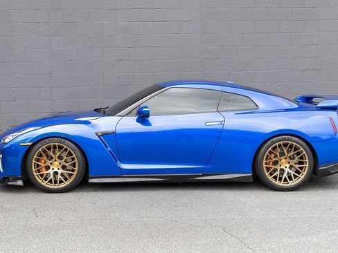 Used 2020 Nissan GT-R Premium AWD/4WD image 4