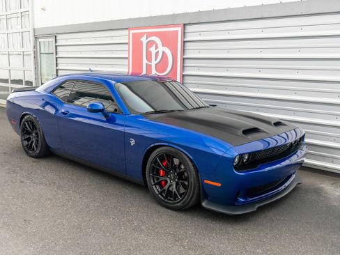 Used 2019 Dodge Challenger SRT Hellcat w/ Laguna Leather Package RWD image 46
