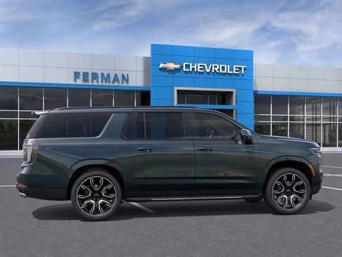 New 2026 Chevrolet Suburban RST image 6