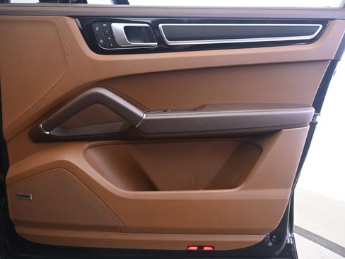 Certified 2023 Porsche Cayenne GTS AWD/4WD image 20