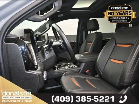 Used 2025 GMC Sierra 2500 AT4 w/ AT4 Preferred Package AWD/4WD image 9
