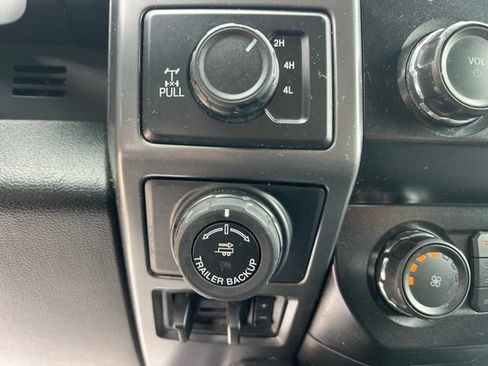 Used 2020 Ford F150 XLT w/ Equipment Group 302A Luxury AWD/4WD image 28