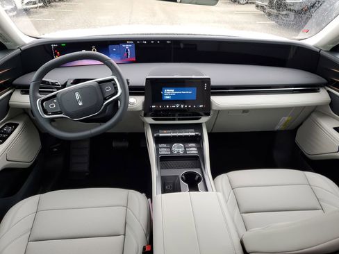 New 2026 Lincoln Nautilus Premier AWD/4WD image 14