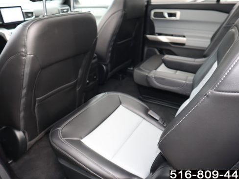 Used 2022 Ford Explorer XLT w/ Equipment Group 202A image 14