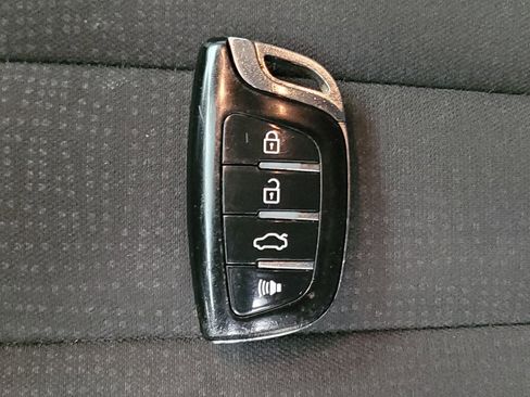 Used 2015 Chrysler 200 Limited w/ Convenience Group FWD image 32