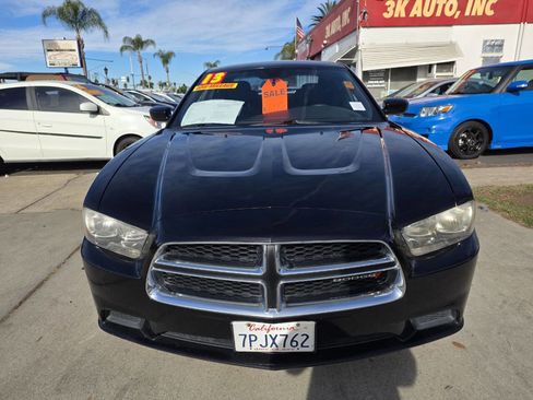 Used 2013 Dodge Charger SE image 2